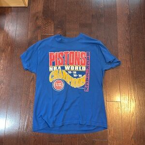 Vintage Detroit Pistons T-shirt
